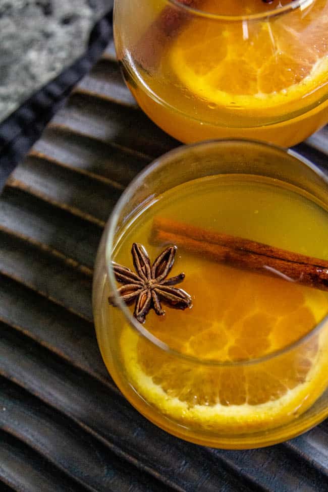 Pumpkin spice season is here and we’re celebrating with a simple harvest-inspired recipe for Pumpkin Spice Mulled Wine! This easy recipe by <a href="/ThisMessIsOurs/">This Mess Is Ours</a> is the type of simple sippin' that warms you from the inside out even on a crisp fall day.

Recipe: thismessisours.com/a-simple-harve…