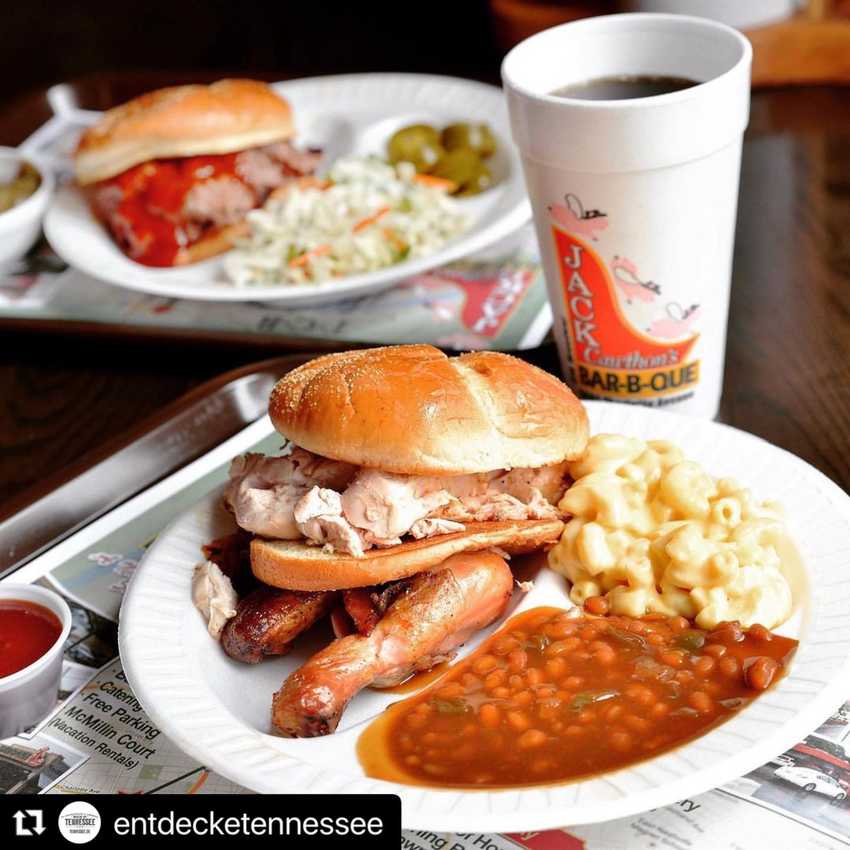 jacksbarbque's tweet photo. Happy #FanFriday from Jack’s!
.
.
.
#jacksbarbque #nashville #tennessee #foodie #foodies #weekend #jacksbbq #friday #jacksbbqnashville #bbq #bewleypits #foodiesofinstagram #nasvillefoodie https://t.co/hEJwSkrcZK