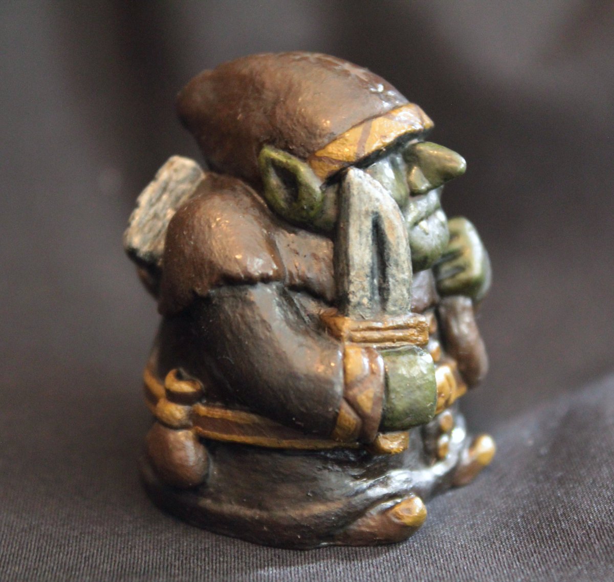 FrankHeiler's tweet photo. 'The Archer'
1.4" x 1.4 " x  1.75"
Mixed Media.
For Sale:
https://t.co/HDJfPXCu1K

 #horror #horrorart #darkart #ghoul  #outsiderart #outsiderartist #undergroundart #statue #fantasyart #goblin #gremlin #troll #elf #imp #orc #miniatures  #carving #ivorycarving #replica #ancient https://t.co/oQZcBbKPia