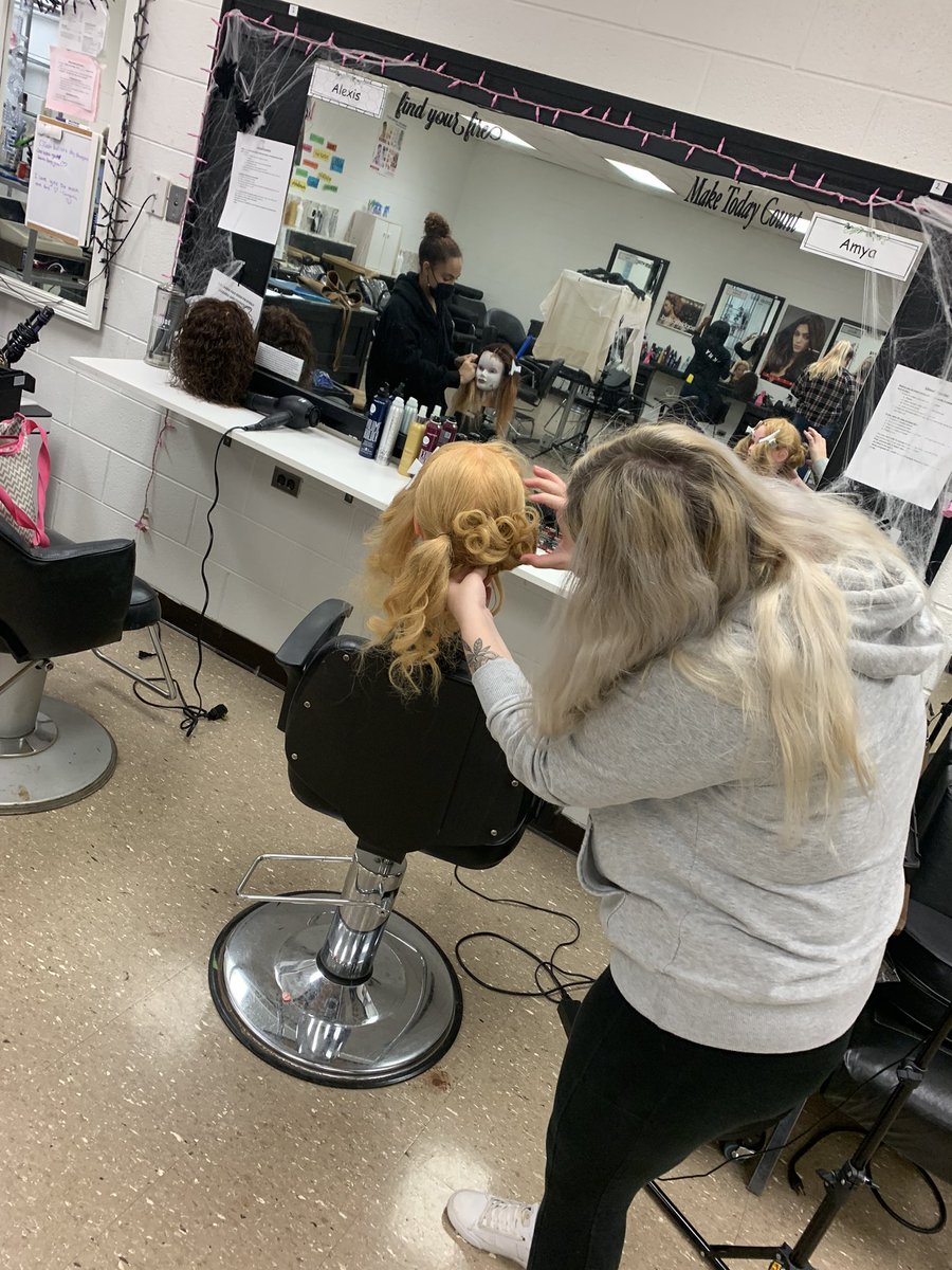 Fore_CHSCosmo's tweet photo. Some beautiful wedding updos from Cosmo I today!!! ❤️ @CHSBlueDemons @mcps_va https://t.co/iYO6hidOUs