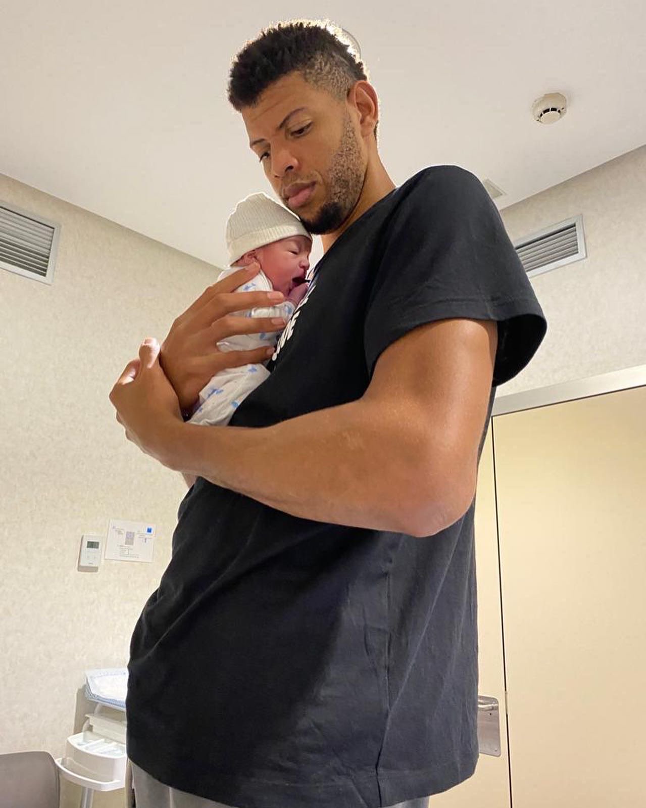 FCVQsVgWEAI_Nbn?format=jpg&name=large