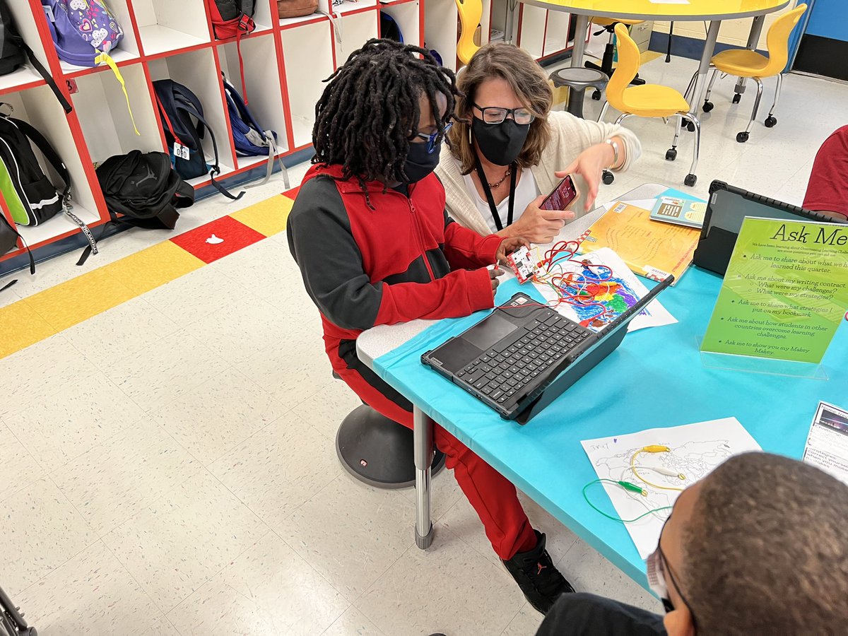 Ms_AThompson's tweet photo. Students used Makey Makey to show what they learned this Quarter in EL! Overcoming Learning Challenges Around the World 🌎#Superfun #BetteratBUGG @BuggMagnet @wcpsselemela @makeymakey https://t.co/jTAPEuluQU