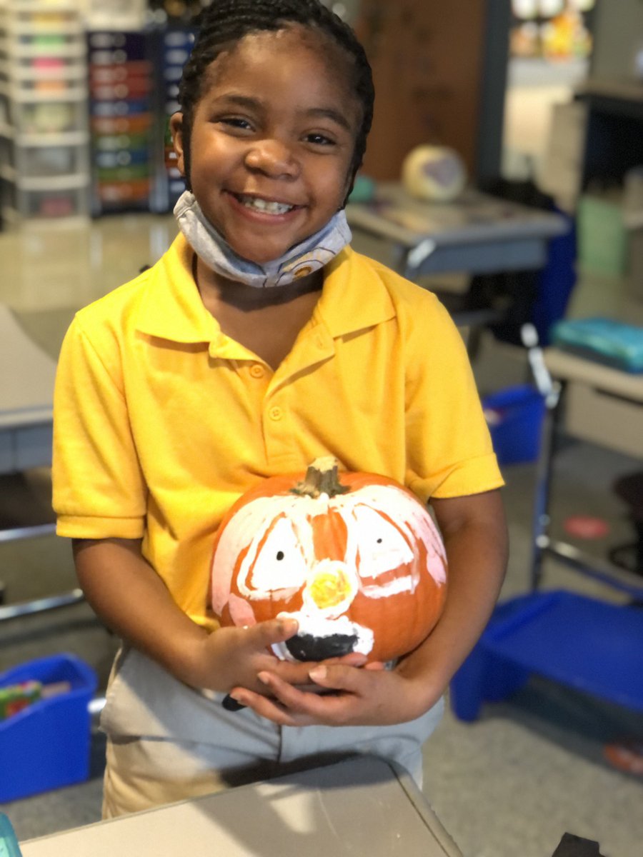 MrsWitmersClass's tweet photo. Painted the pumpkins we picked with @MHSAEEcenters. Love these creations. 🎨 @MHPrincipals @miltonhershey https://t.co/DkS5eBO1MC
