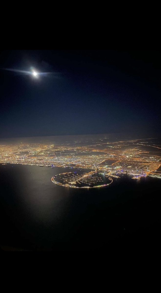 Mohdzo_'s tweet photo. 12,000 feet ✈️ https://t.co/RT99cLo0N2