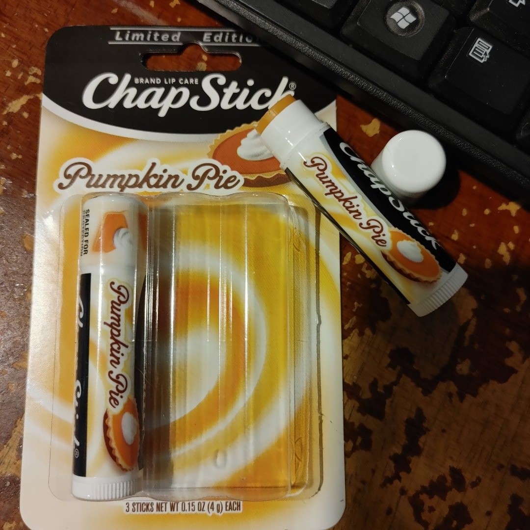 rwarman04's tweet photo. Keep your chap stick in Fall Style! #ChapStickObsessed #complimentary @chapstick @Influenster https://t.co/Laaoc7UJ8G