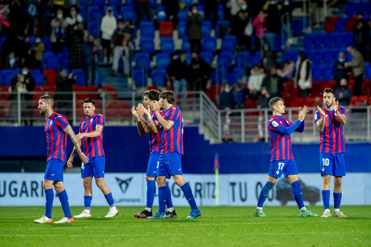 SDEibar's tweet photo. ✊ DENOK BATERA!
#EibarCartagena | #BetiArmaginak https://t.co/hphqunC1KJ
