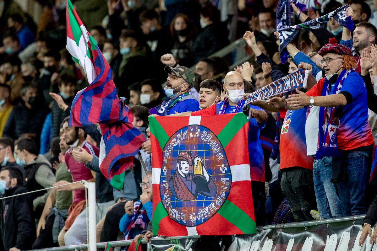SDEibar's tweet photo. ✊ DENOK BATERA!
#EibarCartagena | #BetiArmaginak https://t.co/hphqunC1KJ