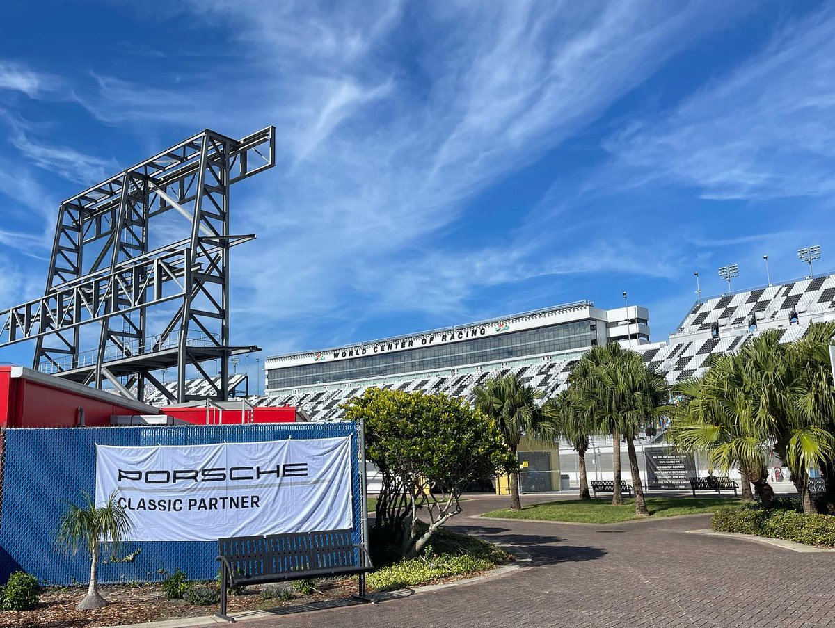 PorscheJax's tweet photo. The first day of Oktoberfast 2021 has been a success! We look forward to seeing you all at tomorrow’s races 🏁 | #Oktoberfast2021 #SponsoredbyPorscheJacksonville #TitleSponsor #PCA #clubraces #clubracing #autocross #daytoninternationalspeedway #daytona #racesatdaytona https://t.co/QLJUdhFjU2