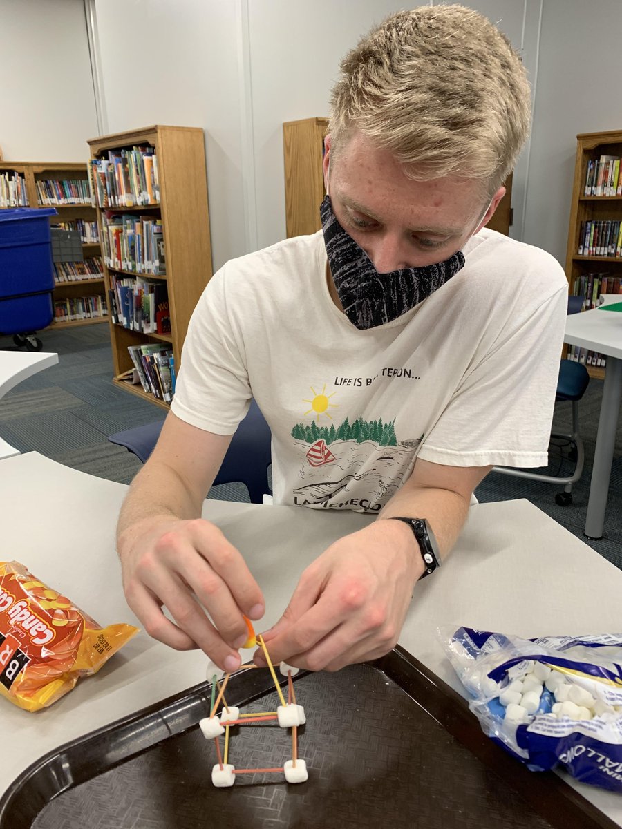 MissBoccella's tweet photo. Students AND teachers had so much fun at the October Activity Afternoon today planned by @MissTock, @kfitzko, and @ksmitty853. My heart was happy seeing so many #STEM activities as options. Great work by these teachers!🍁🎃 #activityafternoon https://t.co/cR4zeXBp8g