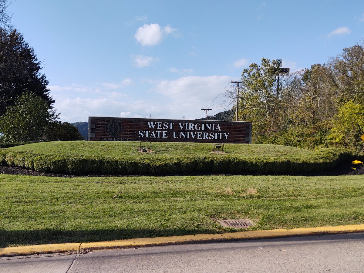 rwbrumfield's tweet photo. Not a bad week: great visit from @SHEEOed @HigherEd_Rob @DTandberg with @WVHEPC @WVCTC; outstanding day with students, faculty, and staff @WVStateU ; a quiet fall hike in the Portercamp holler @WVStateParks, and 'almost heaven' @TudorsBiscuits 👍 https://t.co/eAfJsmRG2B