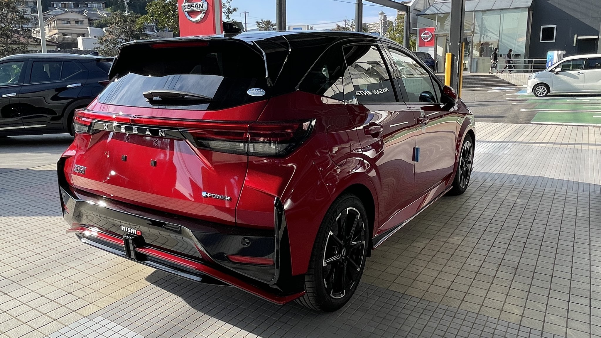 みーやん オーラnismo 3月12日納車 長崎にもオーラnismoがやってきた ガーネットレッドめちゃ綺麗 オーラnismo T Co Bq1f9jivsa Twitter