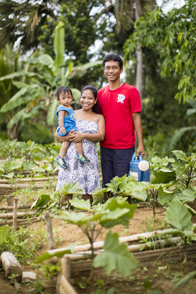 SamaritansPurse's tweet photo. We're coming alongside families in remote, impoverished villages in places like Bolivia, South Sudan, and Kenya, by offering livelihood training, health education, and other support that can help plant them firmly in a place of abundance and security. 🌱 https://t.co/ZiXuQ7jD0p https://t.co/RmGR8wsShi