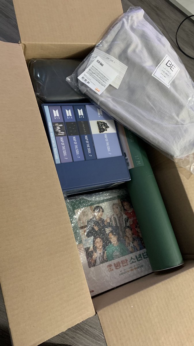 oui_bangtan's tweet photo. @TaehyungsV95 thank you for all your hard work! They’re here and in pristine condition… 💜 #BeesGO https://t.co/i9HyVQ1fe4