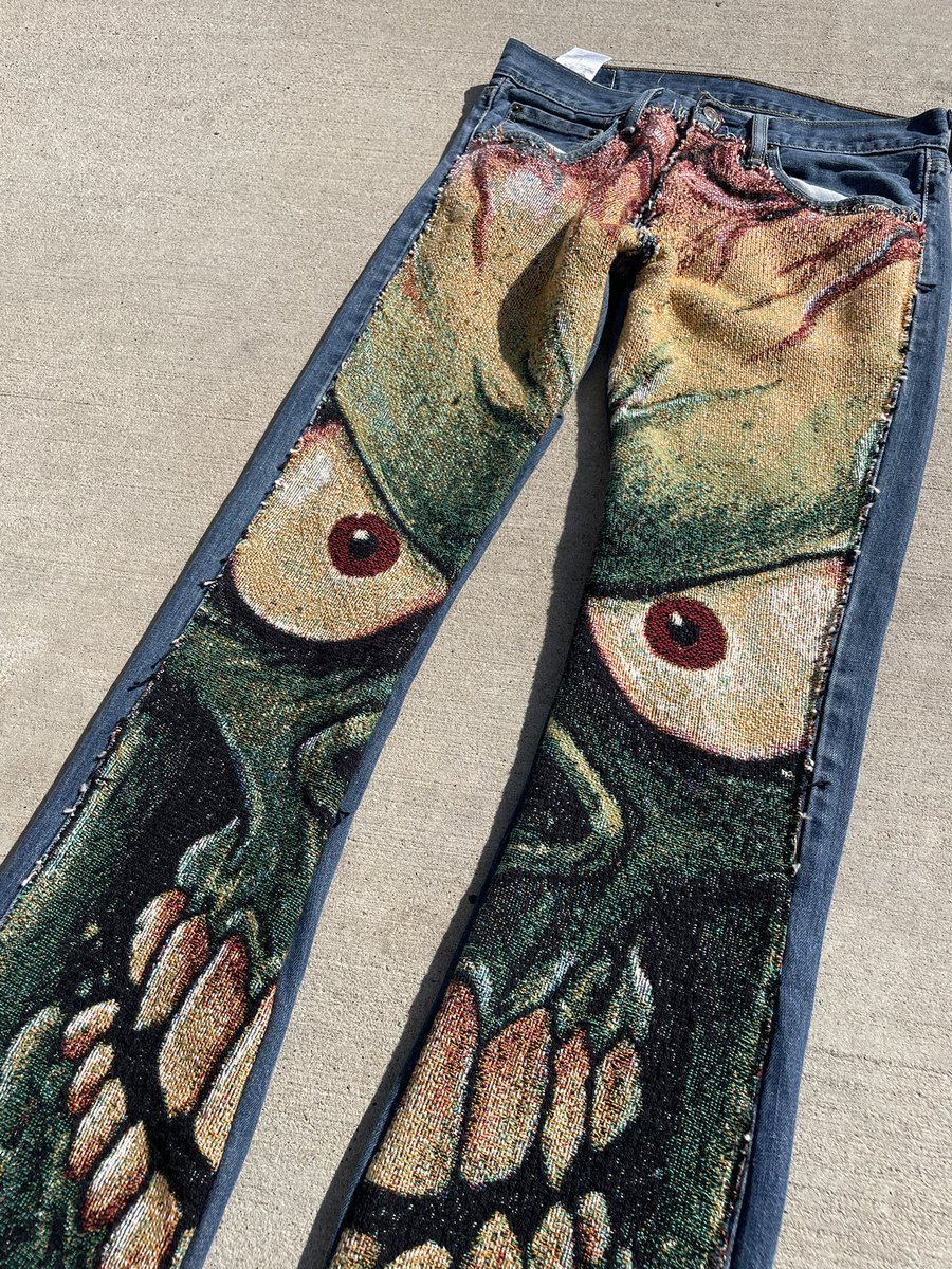 questionmarqo's tweet photo. Mars Attack Face Jeans!
Worn by @QYASUKA 
#SpookySzn https://t.co/gNRNmJgHsJ