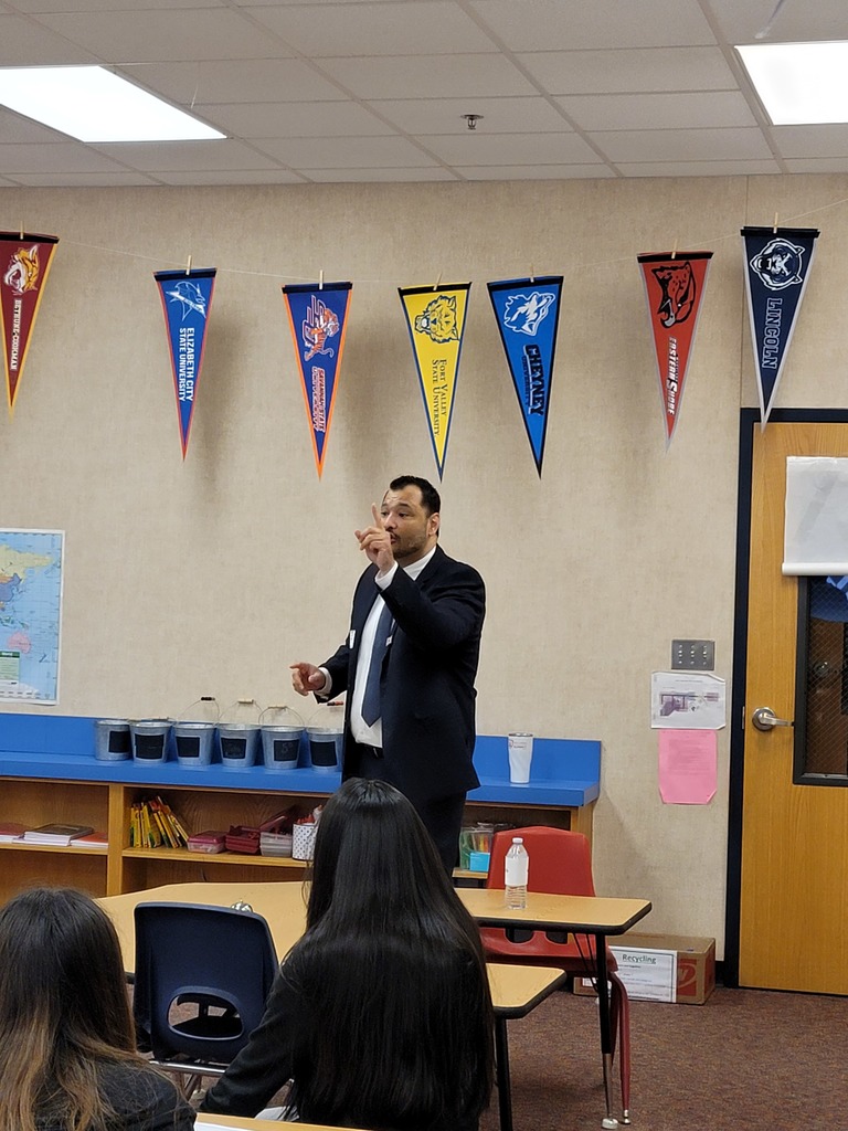 Thank you, Dr. Manual Reyes, for speaking to our AVID students today about the importance of being bilingual in today's world. <a href="/tylerisdAVID/">Tyler ISD AVID</a>