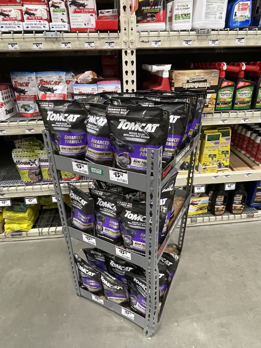 jasonjohnson_JJ's tweet photo. Whether you want to re-pot your plants, keep rodents out of your home, over seed your lawn or fertilizer your lawn to strengthen it for the winter months Scott’s has the products for you to handle all your needs. Shop your local store now⁦ @ScottsLawn⁩ ⁦@Scotts_MGro⁩ https://t.co/drBB5xJhgW