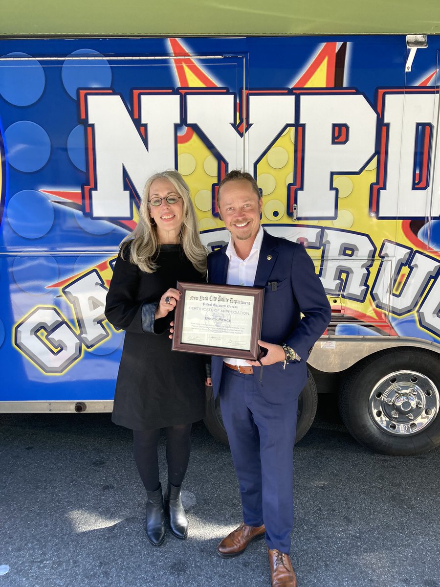 RzstProgramming's tweet image. The NYPD’s two newly announced “gaming trucks” are funded by billionaire Trump donor Brock Pierce who: 

📌 Was named in two civil lawsuits alleging sexual abuse of underage boys

📌 Spoke at a 2011 conference in the Virgin Islands supported by Jeffrey Epstein