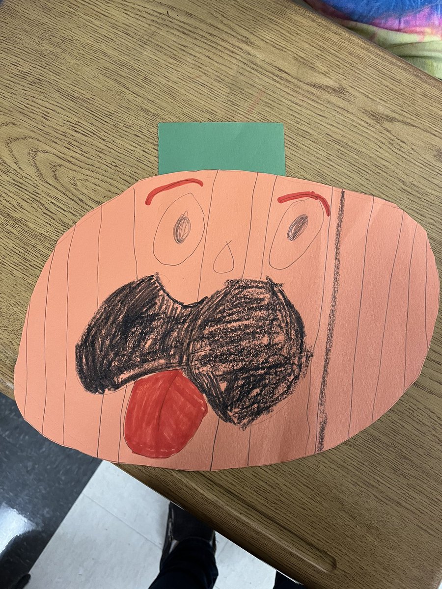 First grade friends made emotional pumpkins today after talking about feelings. <a href="/Mrs_DeFortuna/">Allison DeFortuna</a> <a href="/Willow_Dale_ES/">Willow Dale Elementary School</a> @Centennial_SD