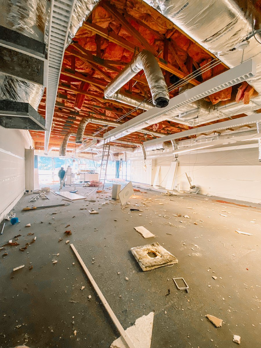 💥 GROUNDBREAKING 💥 
We’re so excited to make TN Golf Station the main hub to hang out with your friends and family! Who’s ready for wings, beer and golf? 🍻