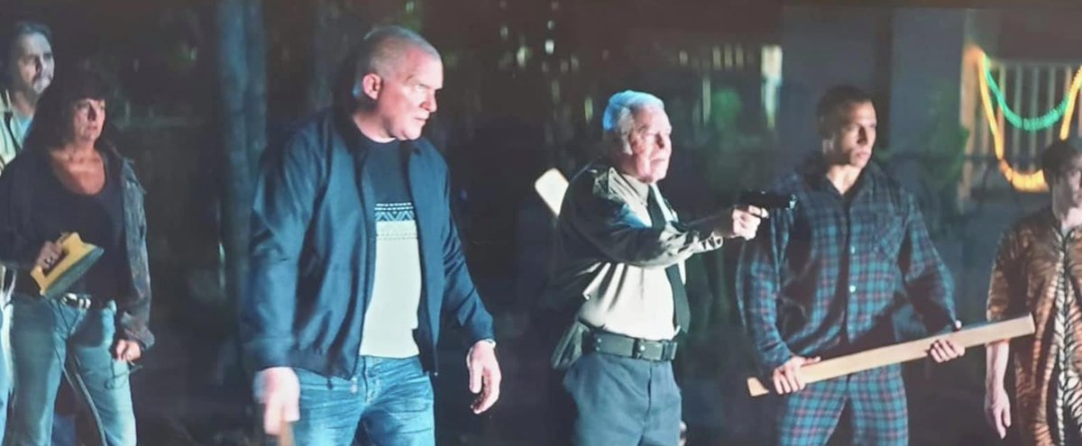 ScareTissueCom's tweet photo. When it’s time to murder a murderer… you grab whatever’s handy! #evildiestonight #halloween #halloweenkills #mob #mobmemtality #mobmember #haddonfield #michaelmyers #iron https://t.co/fuWqdjUHRP