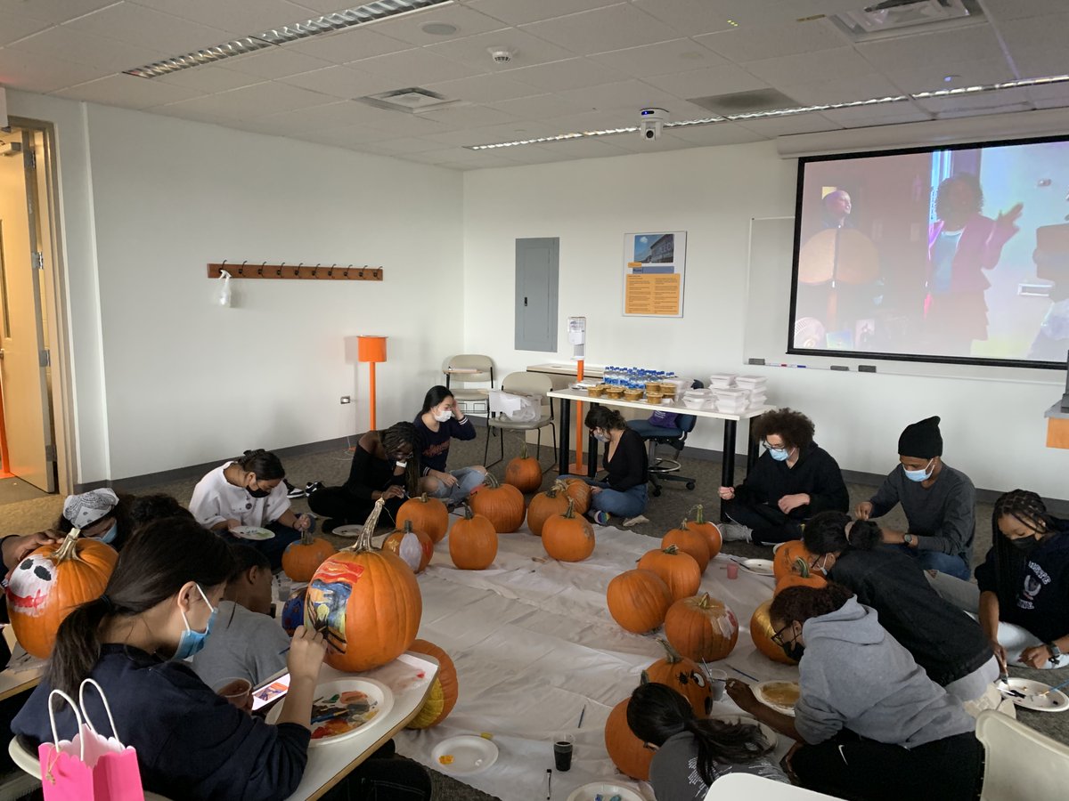 SYR_OMA's tweet photo. A few highlights from FullCircle's Pumpkin Painting  Destress event! We wish you all good luck during this midterm season and be sure to find time to relax! 😴🧡 https://t.co/RzmzjYqWVz