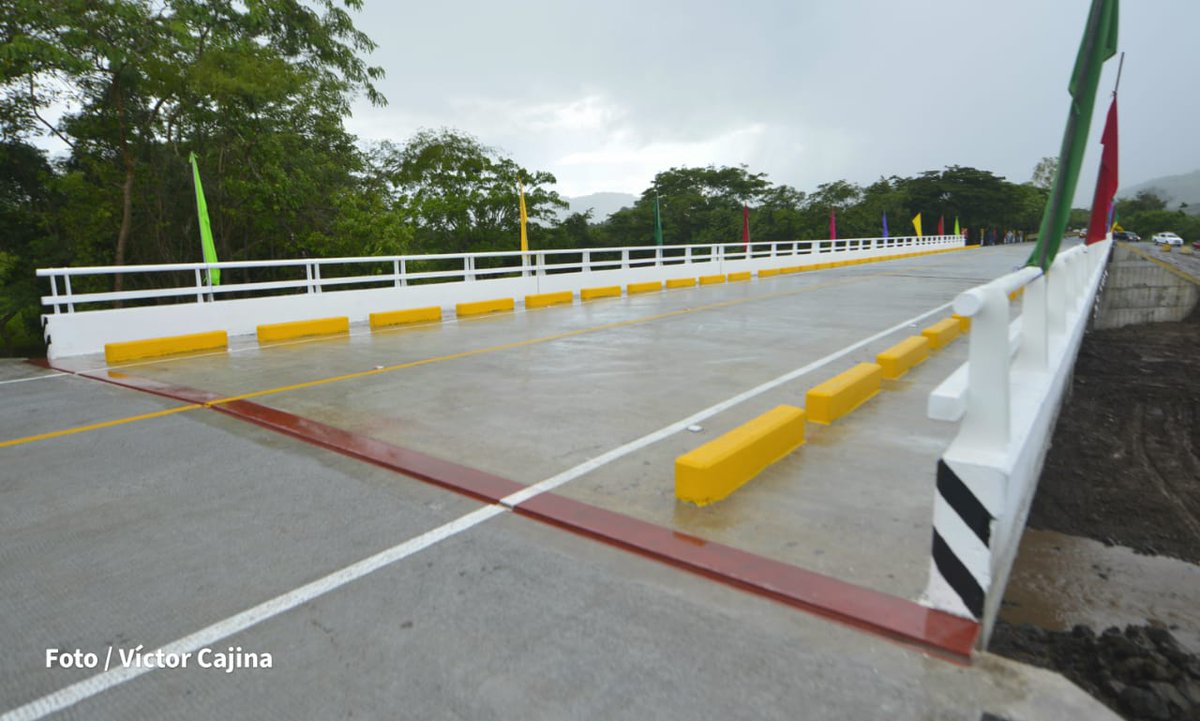 MariaJoseGuzmn5's tweet photo. Hoy Viernes 22 de octubre, nuestro Gobierno de Reconciliación y Unidad Nacional, a través del MTI, inauguró la construcción del nuevo Puente Cuisalá, en el departamento de Chontales
Mi Voto es en la casilla 2 ✌❤🖤
#DanielPresidente2021 
#TodosLosTriunfosSonDelPueblo 
#Nicaragua https://t.co/Xc7eXXkT3i