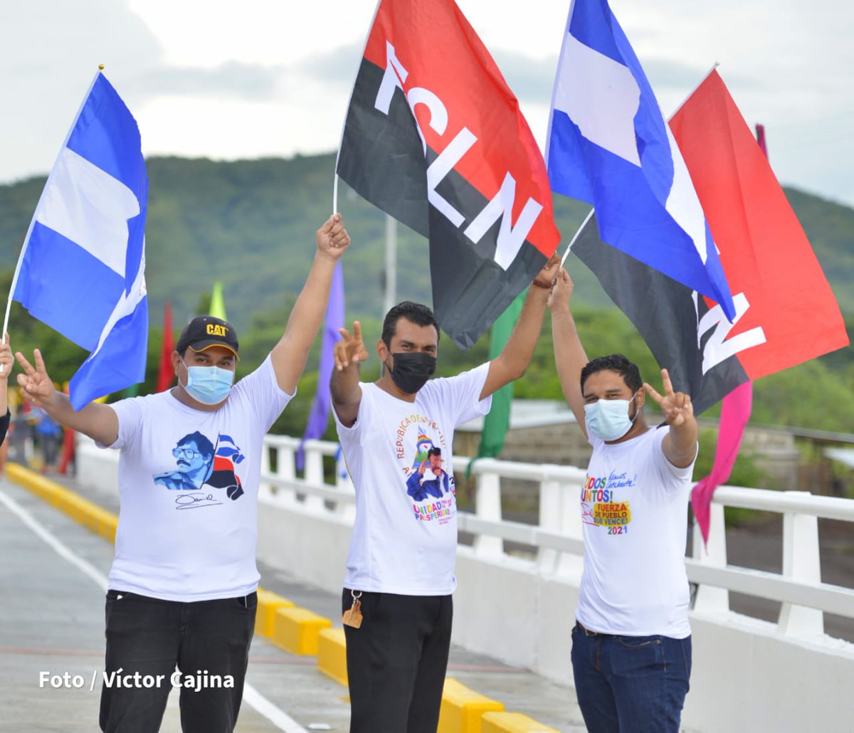MariaJoseGuzmn5's tweet photo. Hoy Viernes 22 de octubre, nuestro Gobierno de Reconciliación y Unidad Nacional, a través del MTI, inauguró la construcción del nuevo Puente Cuisalá, en el departamento de Chontales
Mi Voto es en la casilla 2 ✌❤🖤
#DanielPresidente2021 
#TodosLosTriunfosSonDelPueblo 
#Nicaragua https://t.co/Xc7eXXkT3i