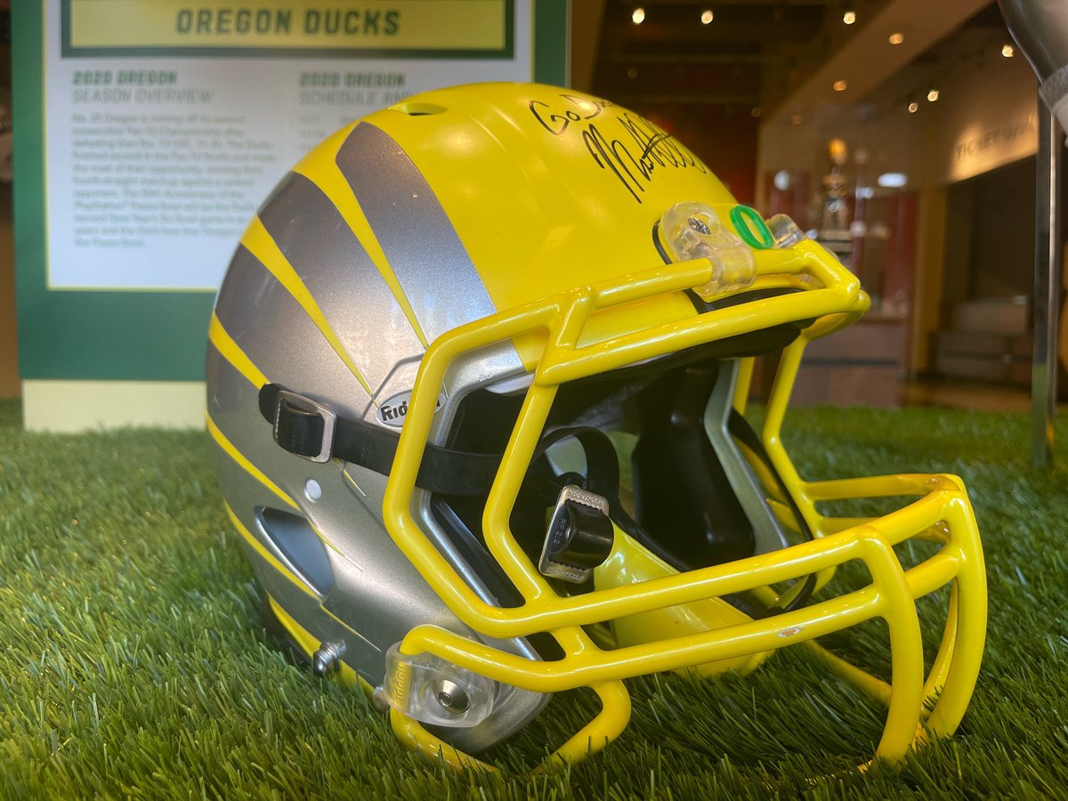 Fiesta Sports Foundation (@fiesta_bowl) on Twitter photo πππππππ ππ πππ: Do you want this <a href="/oregonfootball/">Oregon Football</a> helmet signed by Head Coach Mario Cristobal? All you have to do is retweet this post, follow <a href="/Fiesta_Bowl/">Fiesta Sports Foundation</a> and it can be yours! Watch <a href="/PlayStation/">PlayStation</a> Fiesta Bowl Runner-Up Oregon take on UCLA this week on <a href="/CollegeGameDay/">College GameDay</a>! πππππππ ππ πππ: Do you want this <a href="/oregonfootball/">Oregon Football</a> helmet signed by Head Coach Mario Cristobal? All you have to do is retweet this post, follow <a href="/Fiesta_Bowl/">Fiesta Sports Foundation</a> and it can be yours! Watch <a href="/PlayStation/">PlayStation</a> Fiesta Bowl Runner-Up Oregon take on UCLA this week on <a href="/CollegeGameDay/">College GameDay</a>!