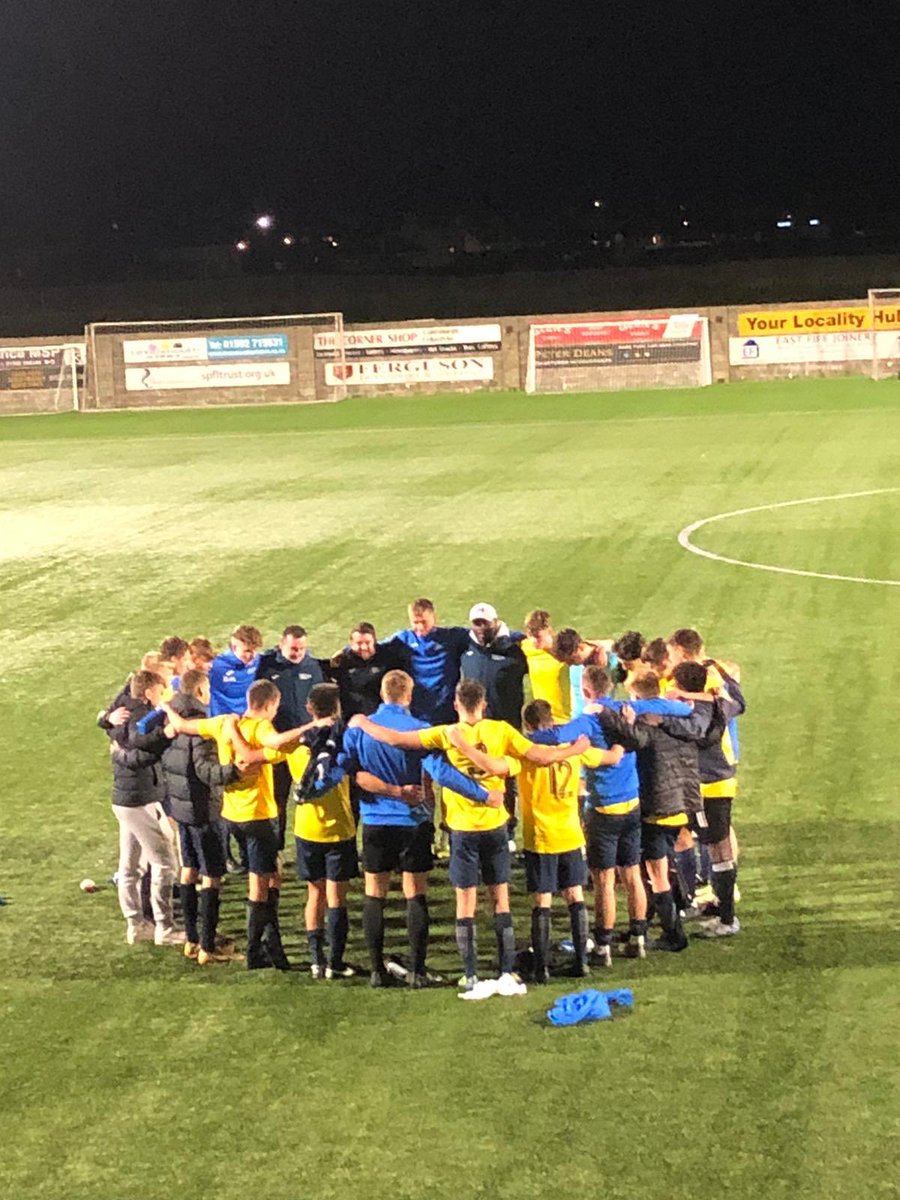 FULL TIME FROM ORIAM

Watt 3-2 Edinburgh College 

A great comeback from U20s tonight  led by captain <a href="/ConorMcCabe01/">Conor McCabe</a> who scored two cracking goals in last 15 mins. 

Joint MOM - @EoghanMulholla1 was outstanding in midfield &amp; captain <a href="/ConorMcCabe01/">Conor McCabe</a> was flawless as always.

🔵🟡