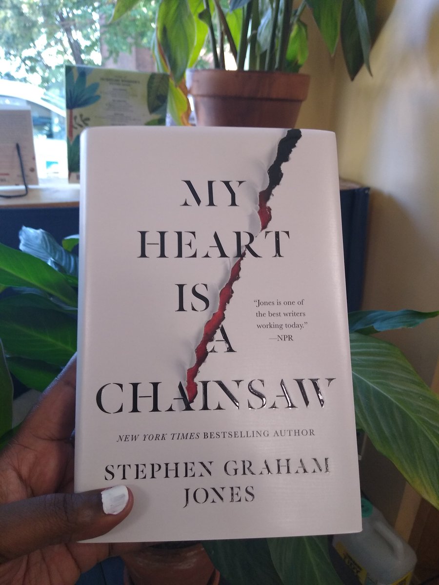 'My Heart Is a Chainsaw,' is Stephen Graham Jones most recent, brilliant, love letter to the Slasher genre. It's also one of my most anticipated books of the year that features indigenous characters.
#myHeartIsAchainsaw #INDIGENOUSauthors