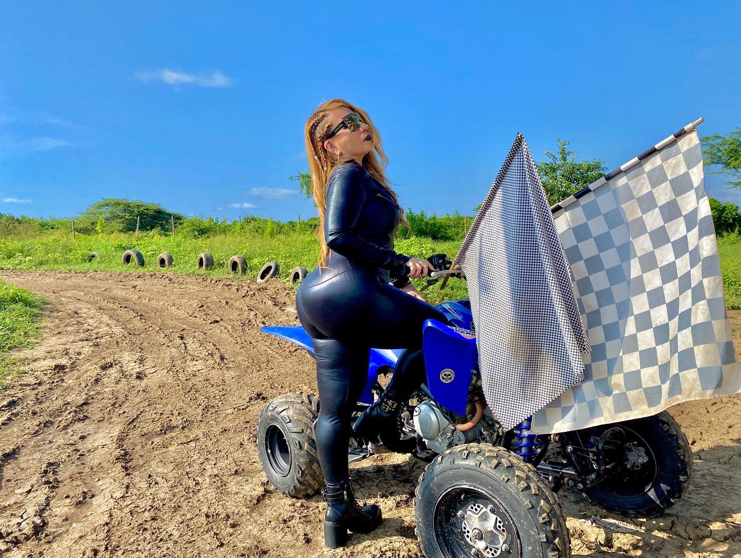 TW Pornstars - 1 pic. Karla Alarcon 🔥. Twitter. A donde vamos 🥵💋