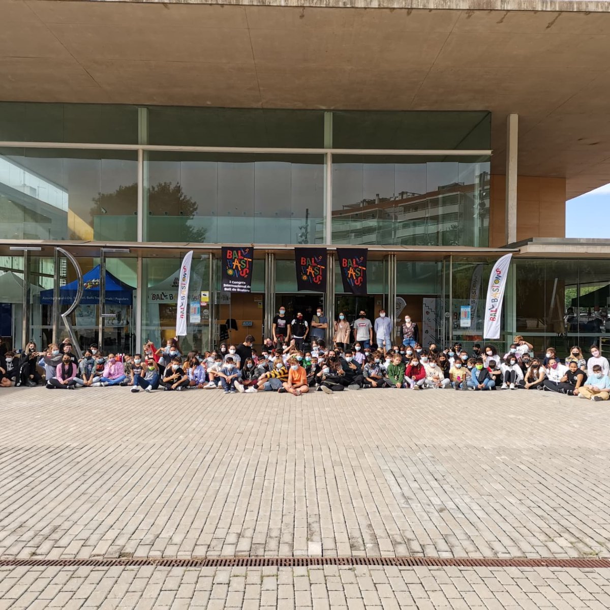 balldebastons's tweet photo. Petits detalls d'una primera jornada que ens deixa records únics.
Demà més i millor! 💪🏻😍💜
VISCA EL BALL DE BASTONS! ARA I SEMPRE!
#congresbdb #bdb #balldebastons @Adifolk_oficial @cultpopular_cat @AjuntamentSalou https://t.co/zoKFD3VO45
