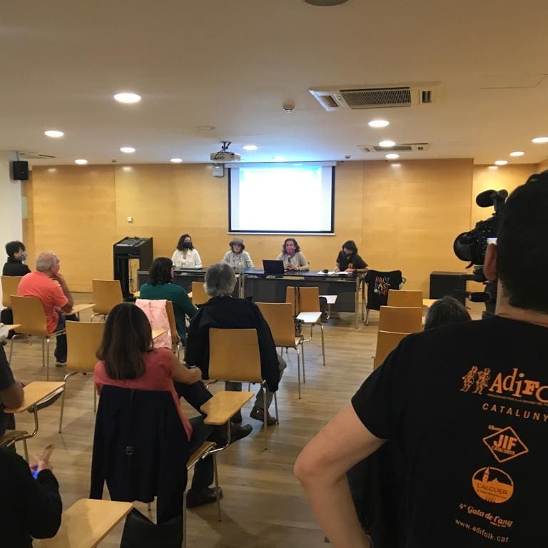 balldebastons's tweet photo. Petits detalls d'una primera jornada que ens deixa records únics.
Demà més i millor! 💪🏻😍💜
VISCA EL BALL DE BASTONS! ARA I SEMPRE!
#congresbdb #bdb #balldebastons @Adifolk_oficial @cultpopular_cat @AjuntamentSalou https://t.co/zoKFD3VO45