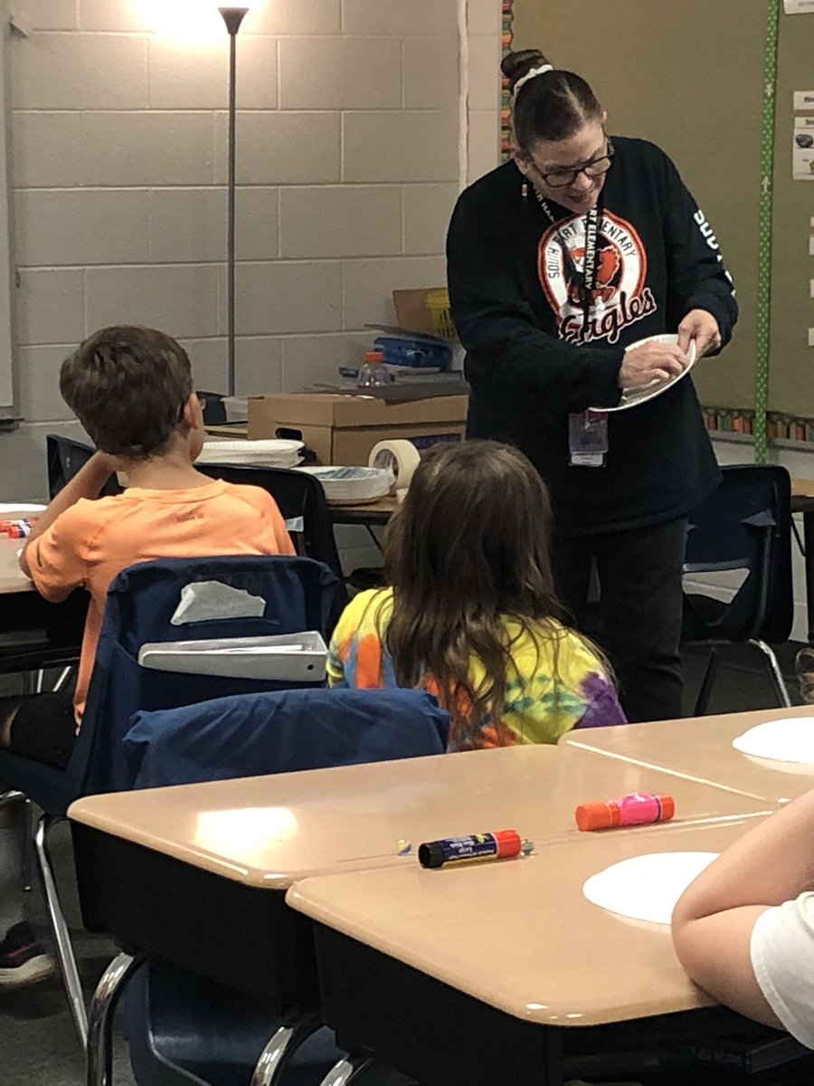 buddenbaum's tweet photo. Enjoyed visiting and interacting with @SouthHartES students during their STEAM day today. #onehartbeat https://t.co/e3JyQk88gD