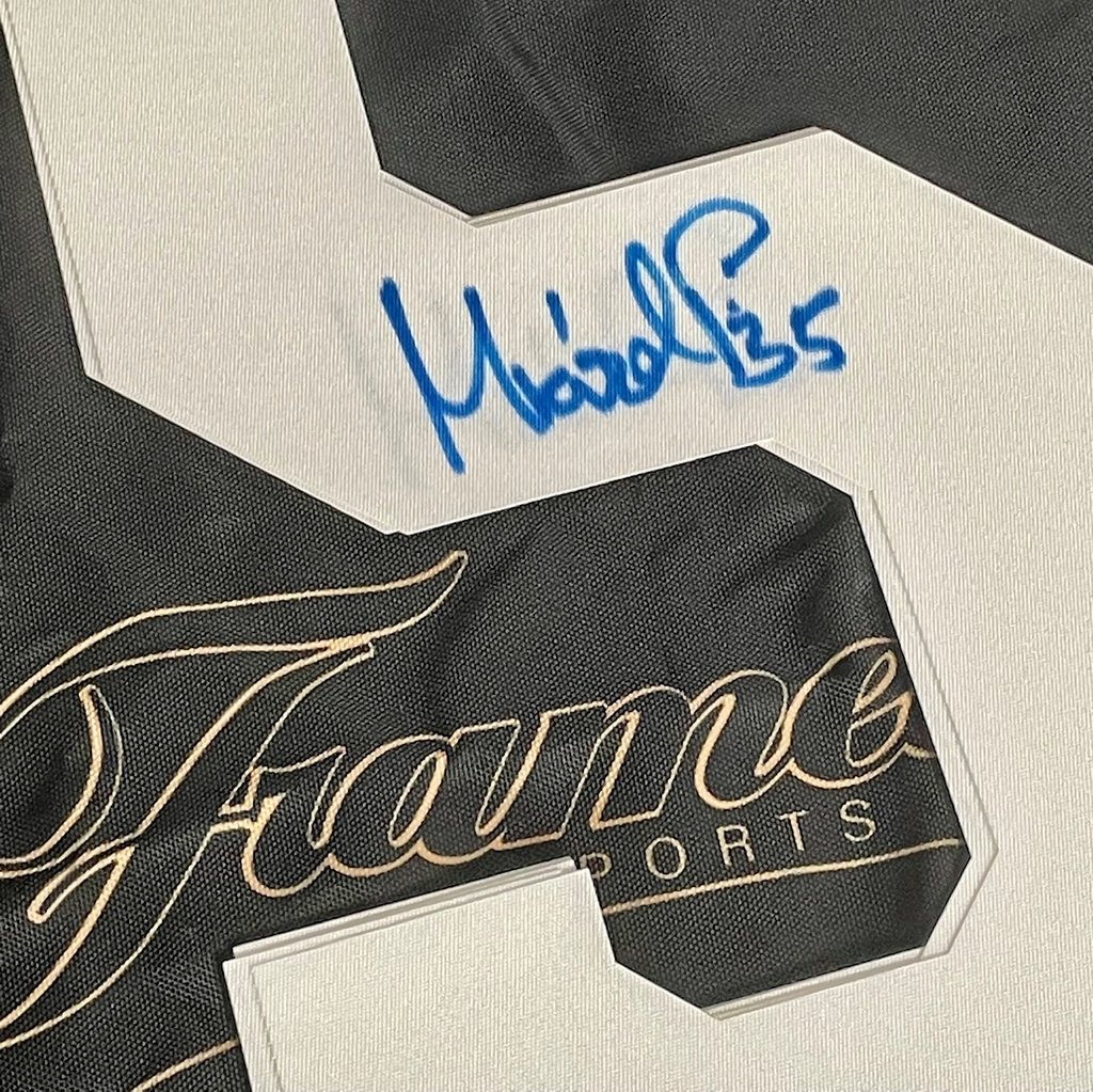 Frameworth (@frameworthsport) on Twitter photo Hey #LeafsForever fans, want to add <a href="/pmrazek34/">Petr Mrazek</a> jerseys or pucks to your collection?
Your first opportunity to do so is right now in the redesigned Toronto Maple Leafs Mystery box 🍁
Don't miss out ▶️ buff.ly/3Go7F4P Hey #LeafsForever fans, want to add <a href="/pmrazek34/">Petr Mrazek</a> jerseys or pucks to your collection?
Your first opportunity to do so is right now in the redesigned Toronto Maple Leafs Mystery box 🍁
Don't miss out ▶️ buff.ly/3Go7F4P