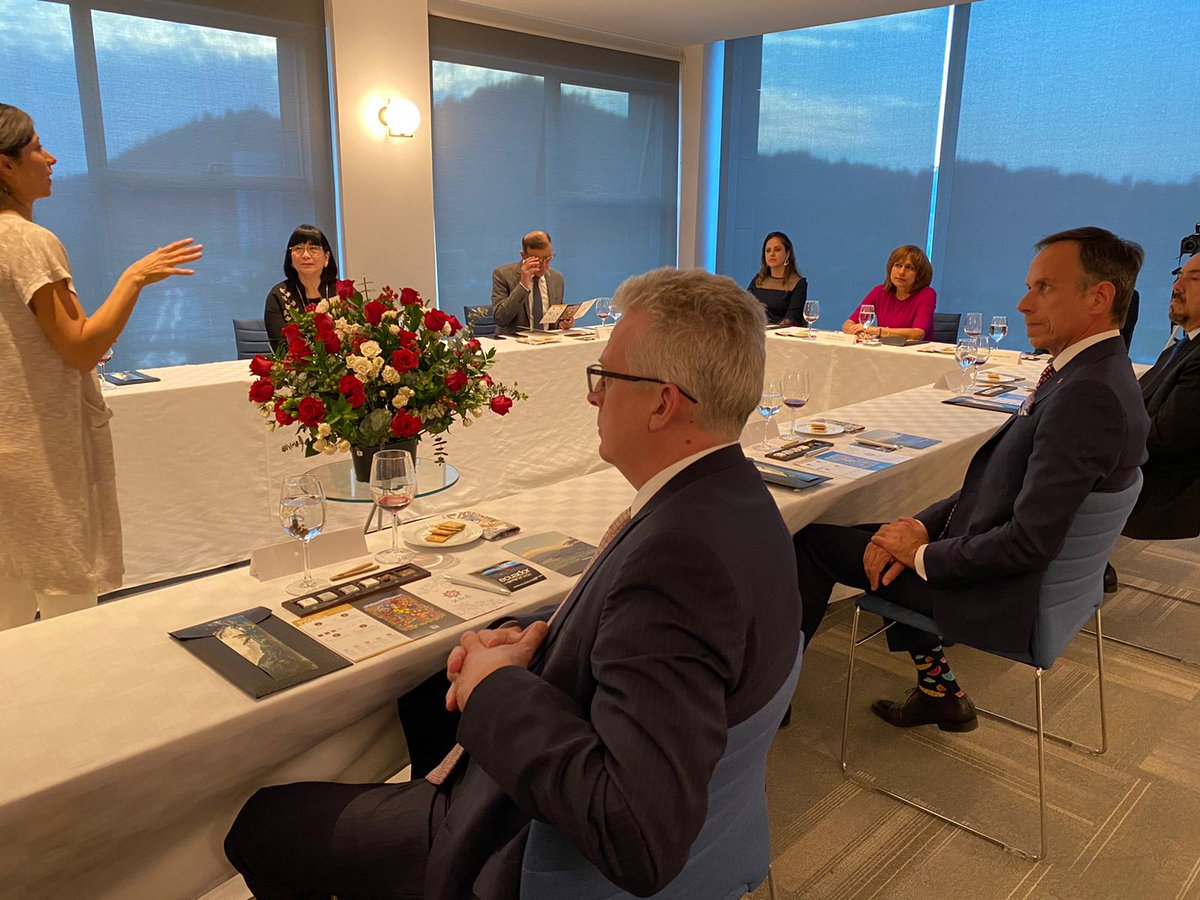 Embajada del Ecuador en Chile tweet media