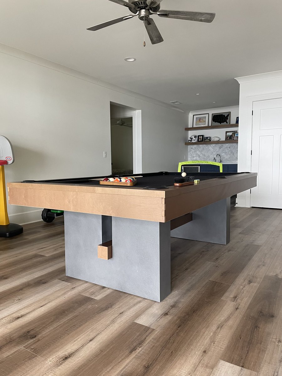 ggreiner21's tweet photo. Selling an 8 foot modern pool table. Brand new, used maybe one or two times. Shoot me a DM if you or anyone you know is interested! 🎱 https://t.co/oCeEYfGLV1