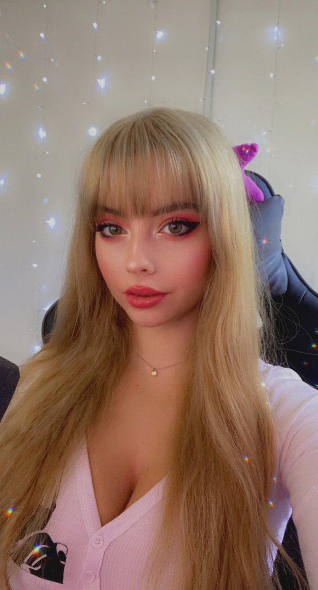 Porno yulduzlar katta xorozlar tomonidan becerdin va ularning ichida cum olish