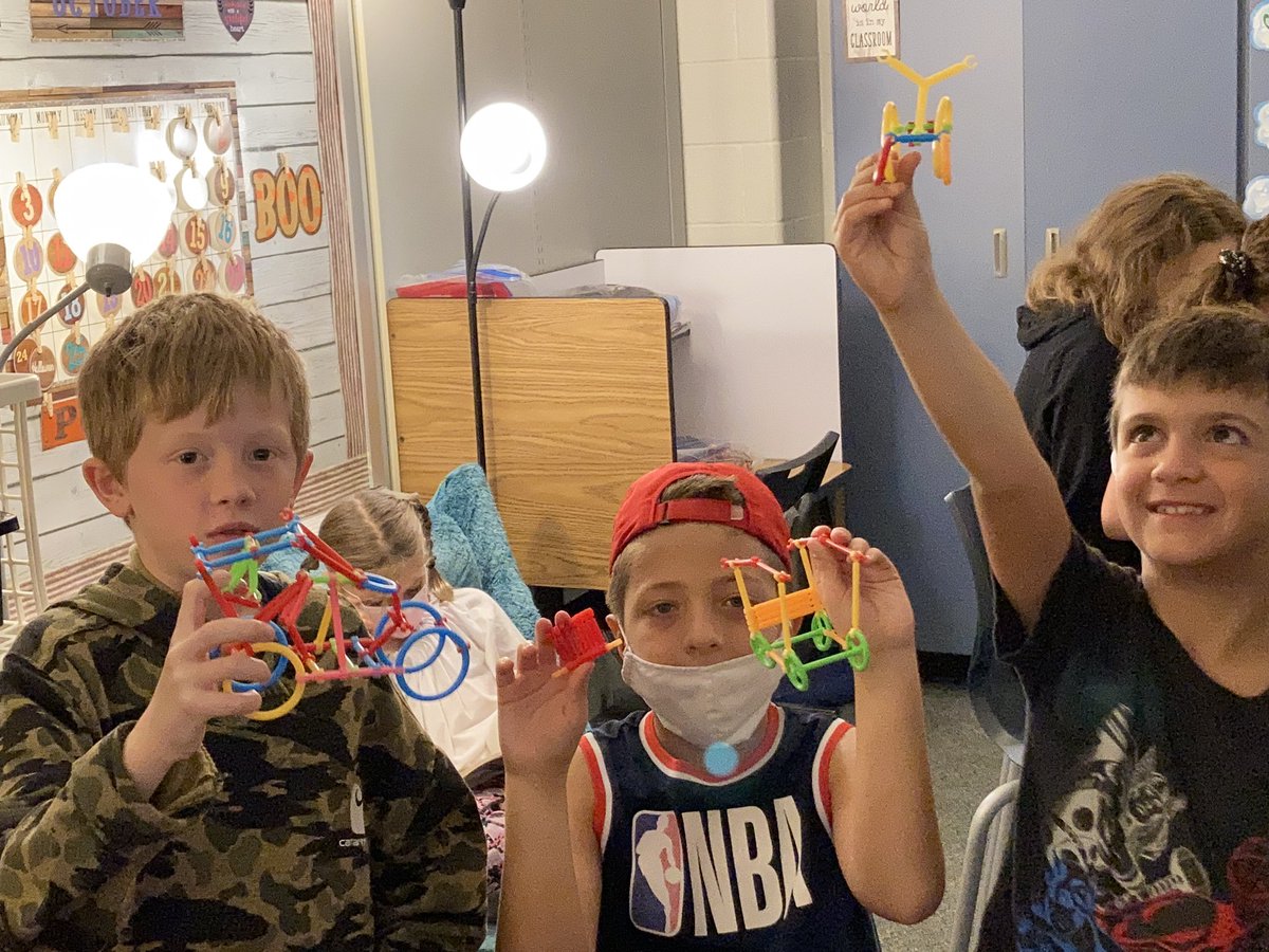 carr0507's tweet photo. Even while enjoying some fine motor activities on a Friday, students continued our community time conversation about peer pressure!  @HumbleISD_SFE #sfesharks #communitytime #finemotorfriday https://t.co/NdZrwuHarp