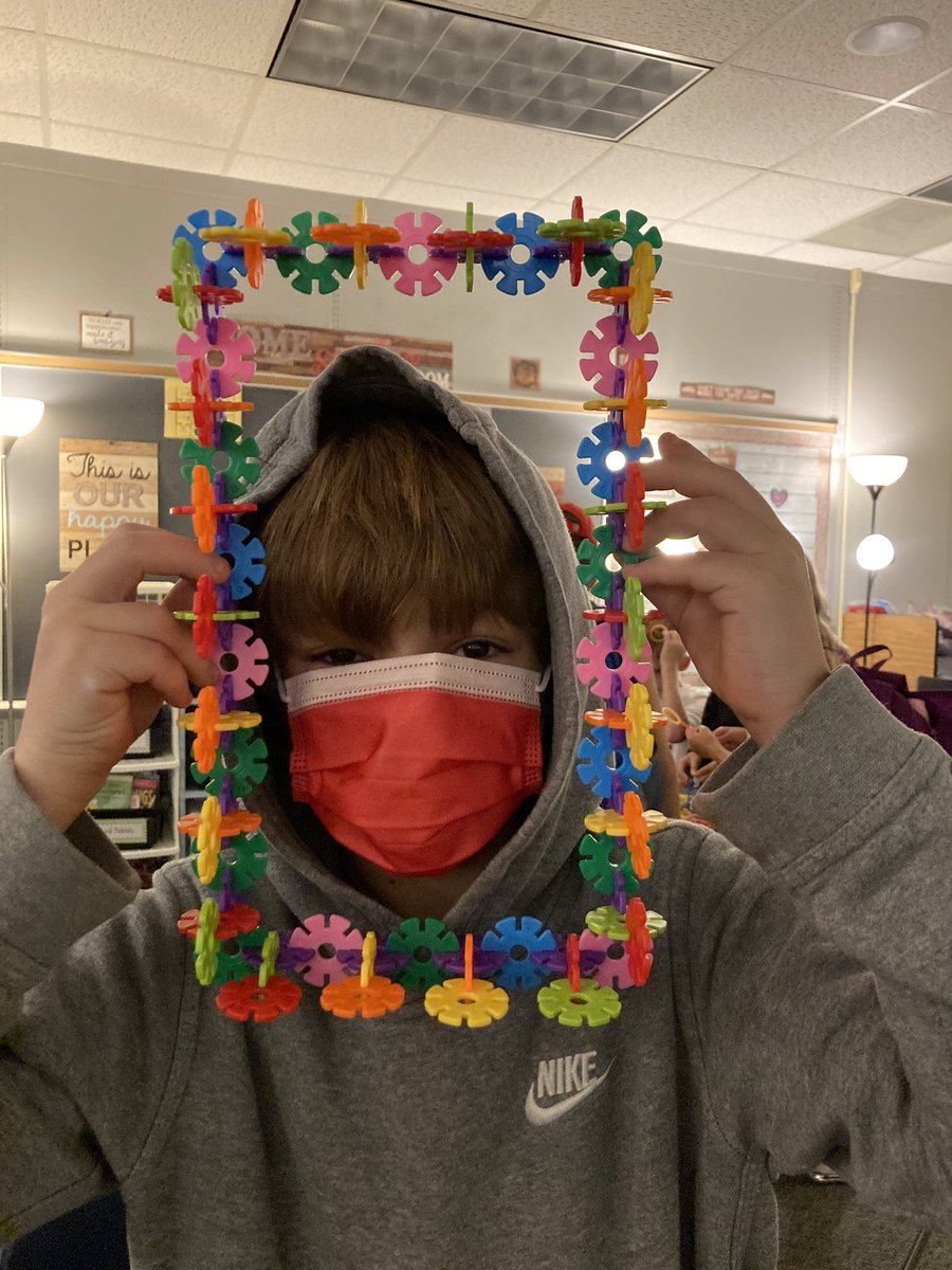 carr0507's tweet photo. Even while enjoying some fine motor activities on a Friday, students continued our community time conversation about peer pressure!  @HumbleISD_SFE #sfesharks #communitytime #finemotorfriday https://t.co/NdZrwuHarp