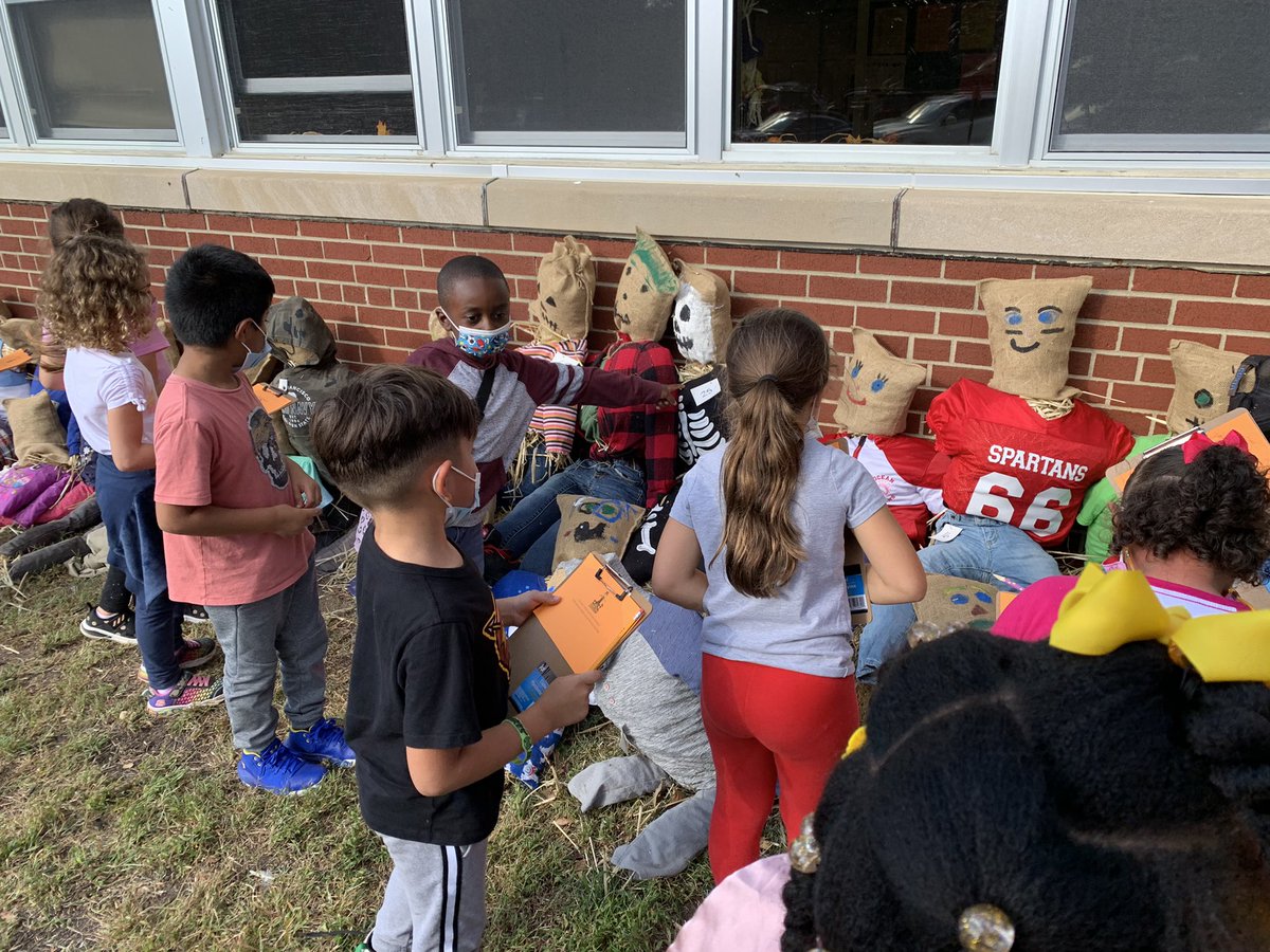Carl Lawson tweet media