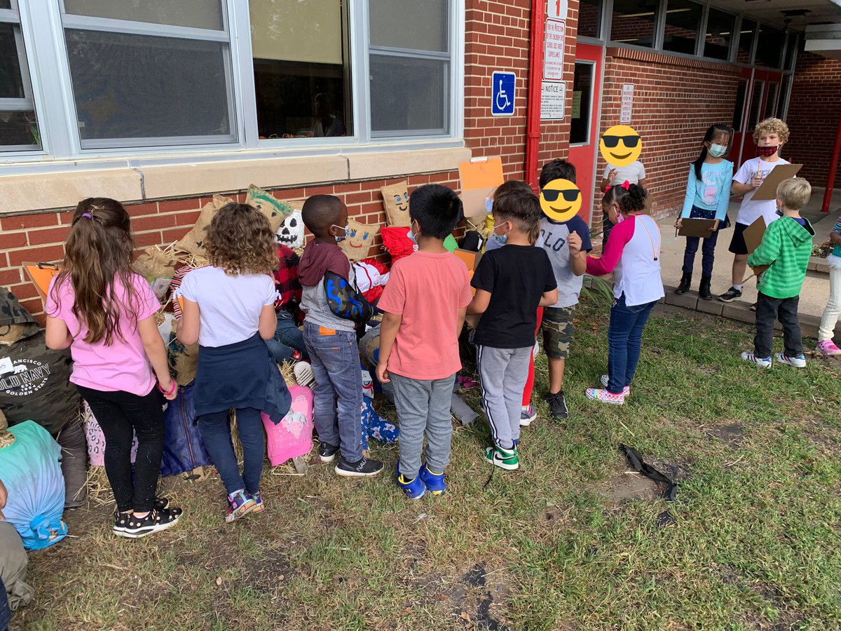 Carl Lawson tweet media