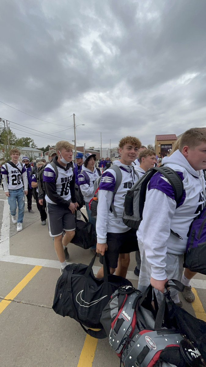 MickolynClapper's tweet photo. This is why I love living in a small town and leading this school district . When our varsity football headed out of town today for their first playoff game in many years, they had a police, fire and ambulance escort out of town and the streets were lined with fans. Go Bolts!!! https://t.co/9KQGWKOg9U
