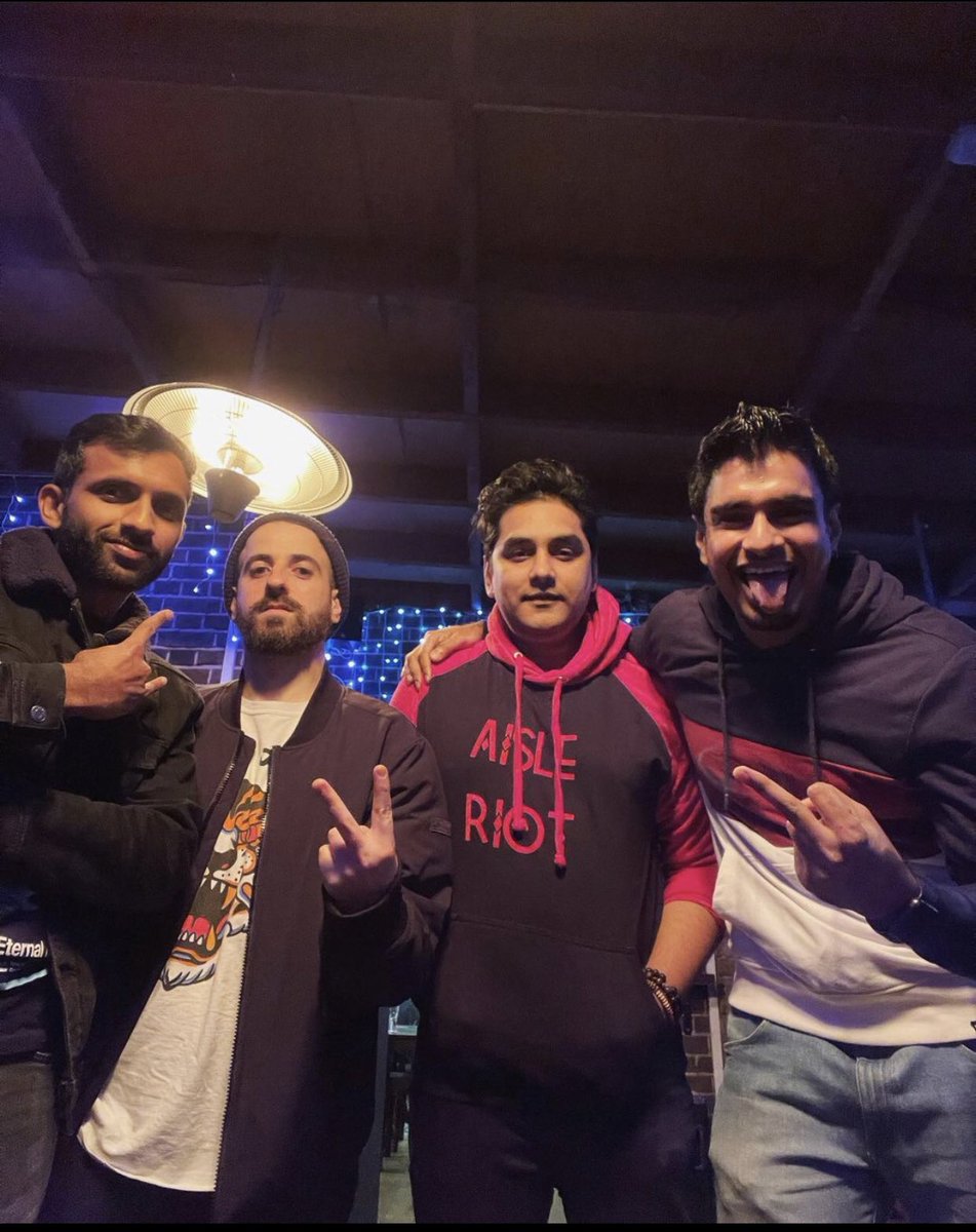 Sick gig <a href="/BowBeehive/">Bow Beehive</a>. 

Massive thanks to all who came out - it was fucking 🔥🔥🔥