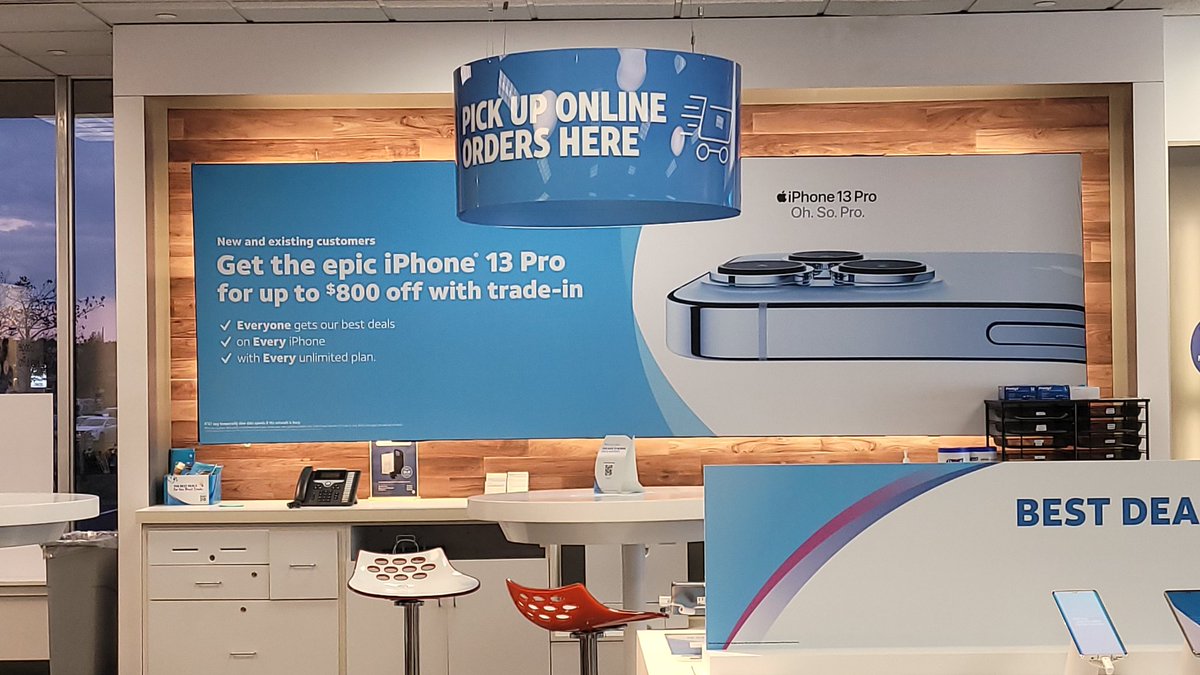 mall_shore's tweet photo. Come get the epic iPhone 13 for up to $800 off with trade-in! https://t.co/pARWfyXgVx