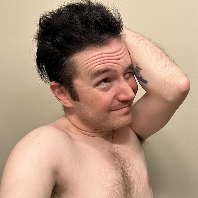 Silly selfie time. https://t.co/FWzwZFnTq5