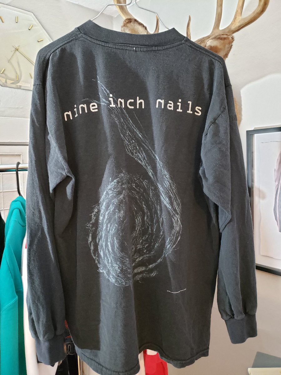 This just in-size Large. Very good condition no significant flaws. 

Available....DM to purchase 🤯🤯