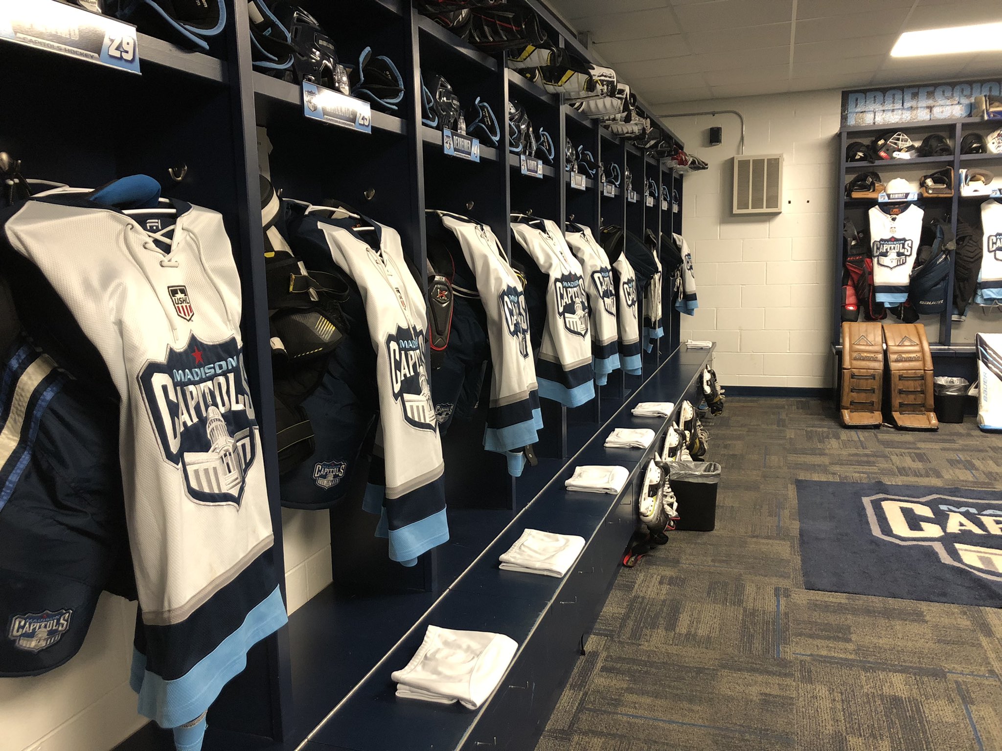 X에서 Madison Capitols 님 : Locker room is set before tonight's