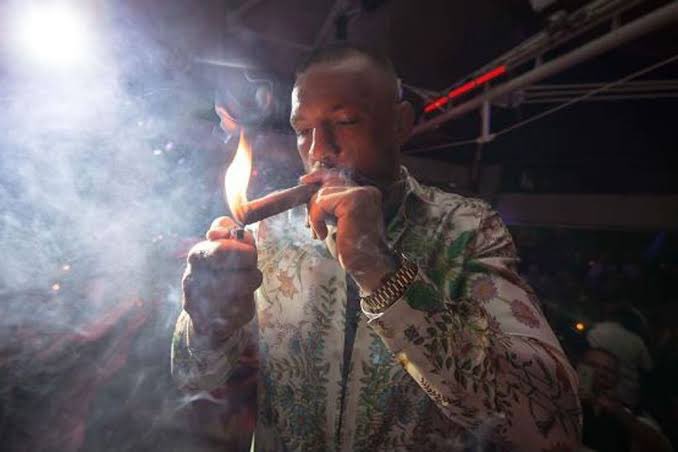 TheUFCStats's tweet photo. @TheNotoriousMMA We smoking that Tony pack 💨🍃 https://t.co/cqwY7UtPOu