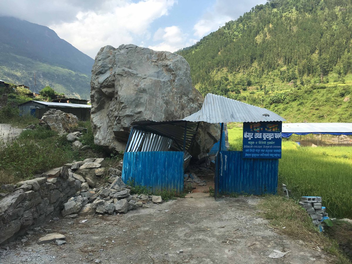 I'm seeking 2 postdocs for funded projects <a href="/MichiganEarth/">Michigan EARTH</a> to study #landslide hazards and landscape evolution. More details at the link below. sites.google.com/umich.edu/mari…